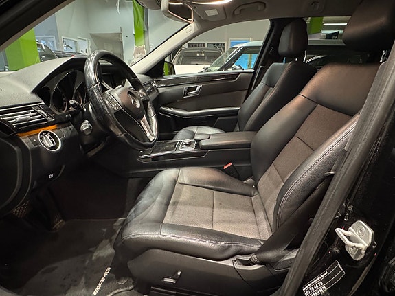 Mercedes-Benz E300 9 of 12