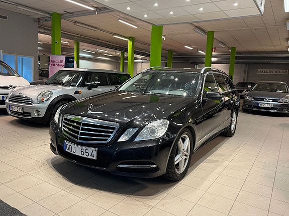 Mercedes-Benz E300 3 of 12