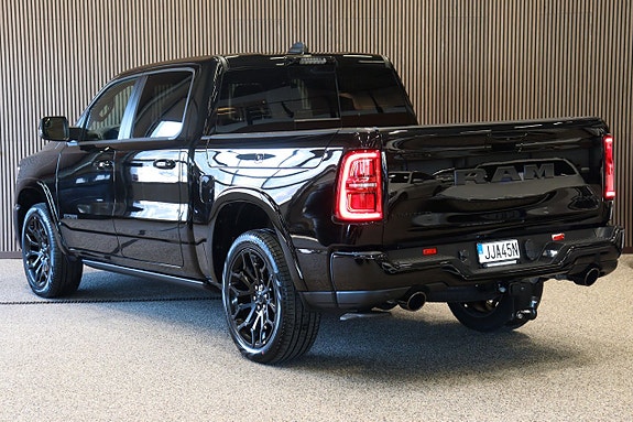 Dodge RAM 1500 3 of 16