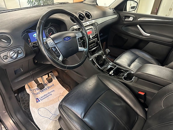 Ford S-MAX 10 of 17
