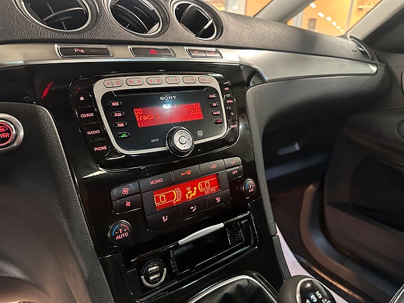 Ford S-MAX 14 of 17