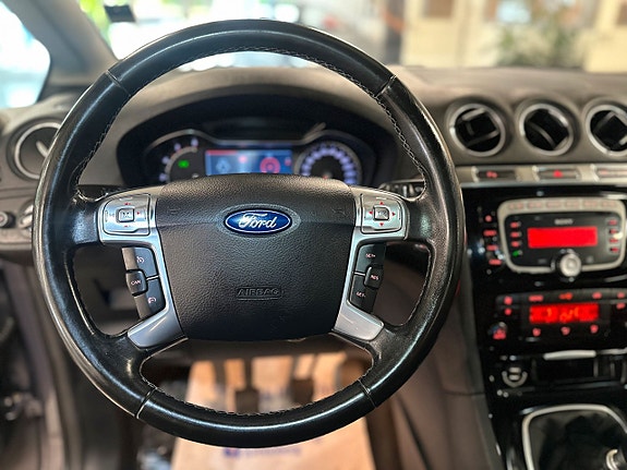 Ford S-MAX 12 of 17