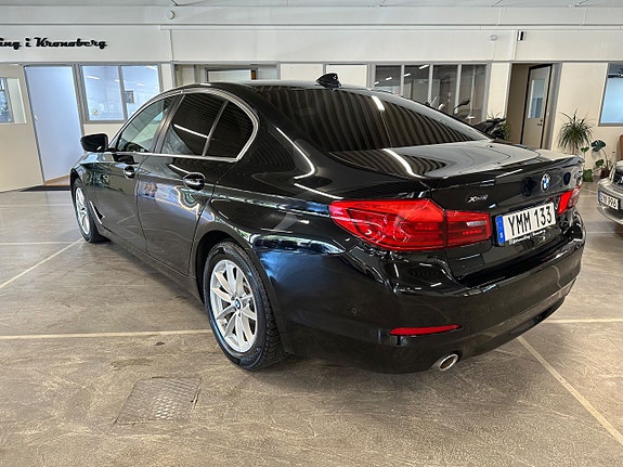 BMW 520d 4 of 5
