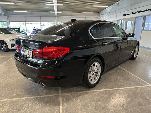 BMW 520d 3 of 5