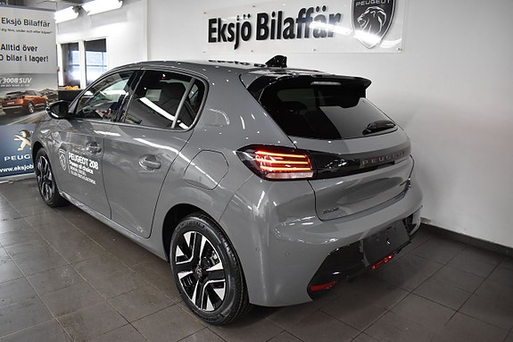 Peugeot 208 4 of 5