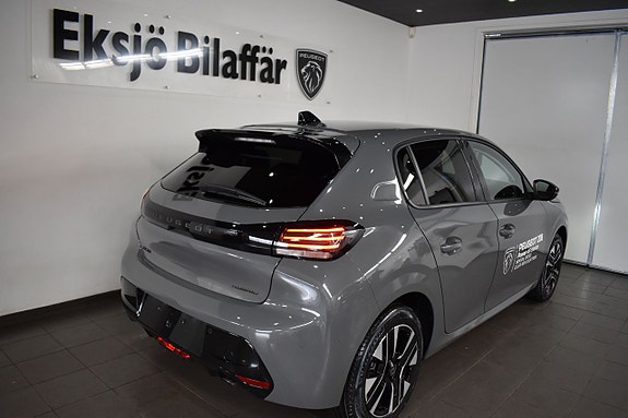 Peugeot 208 8 of 14