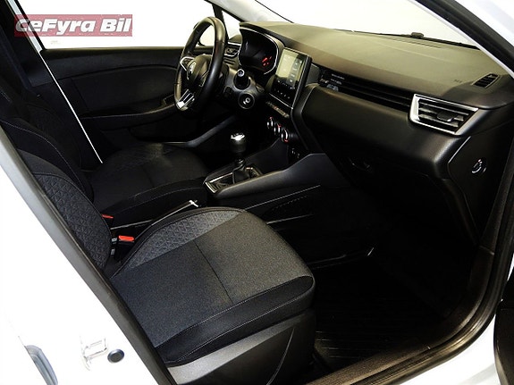 Renault Clio 11 of 18