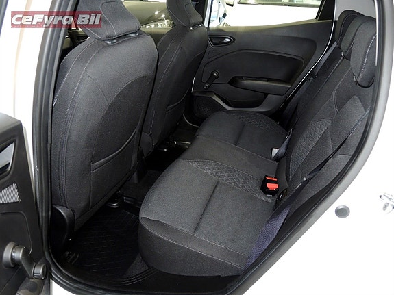 Renault Clio 14 of 18