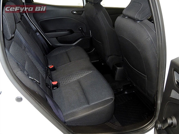 Renault Clio 15 of 18