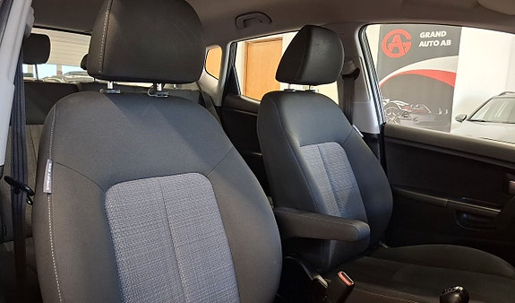 Kia Venga 16 of 22