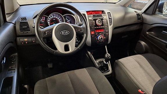 Kia Venga 2 of 22