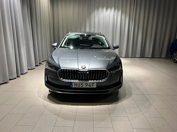 Skoda Superb 2 of 5