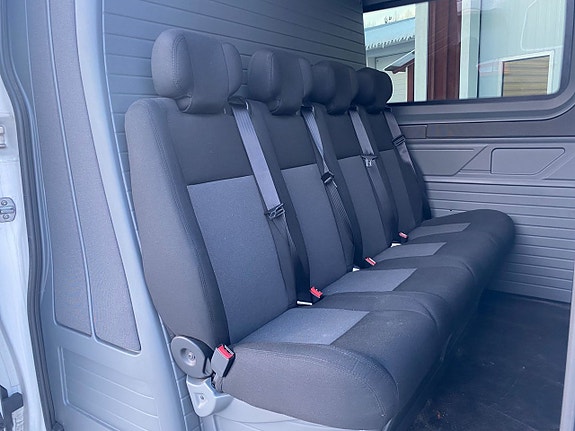 Volkswagen Crafter 6 of 12