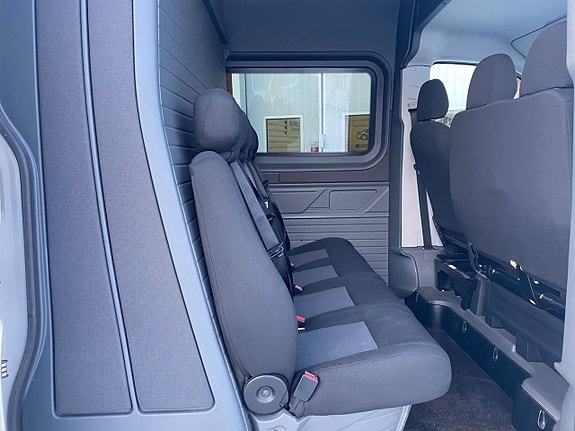 Volkswagen Crafter 7 of 12