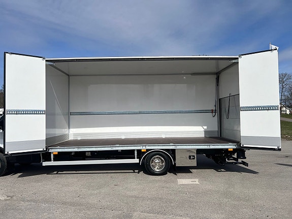 Iveco Daily 72C18 A8 Skåpbil Öppningsbarsida Fullutrustad 7 of 30