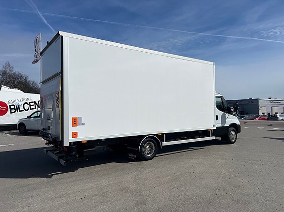 Iveco Daily 72C18 A8 Skåpbil Öppningsbarsida Fullutrustad 22 of 30