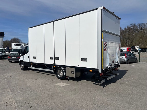 Iveco Daily 72C18 A8 Skåpbil Öppningsbarsida Fullutrustad 3 of 5