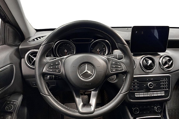 Mercedes-Benz GLA200 d 6 of 8