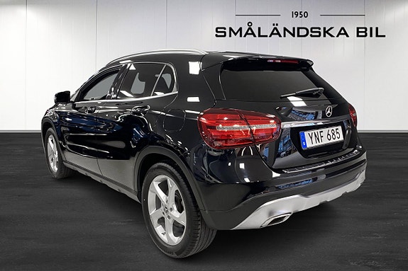 Mercedes-Benz GLA200 d 3 of 5