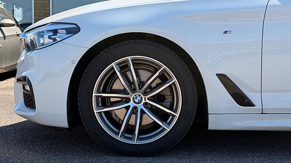 BMW 520 8 of 30