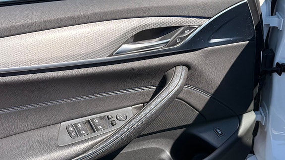 BMW 520 12 of 30