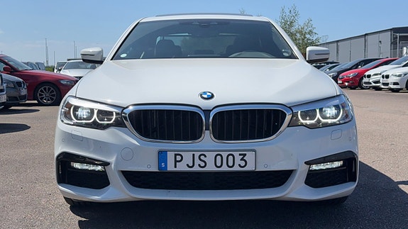 BMW 520 2 of 5