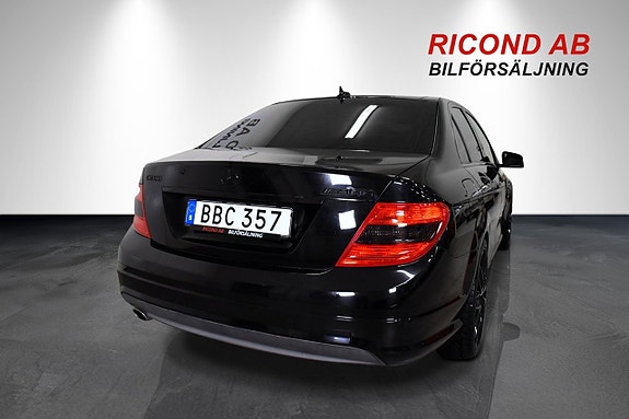 Mercedes-Benz C200 7 of 13