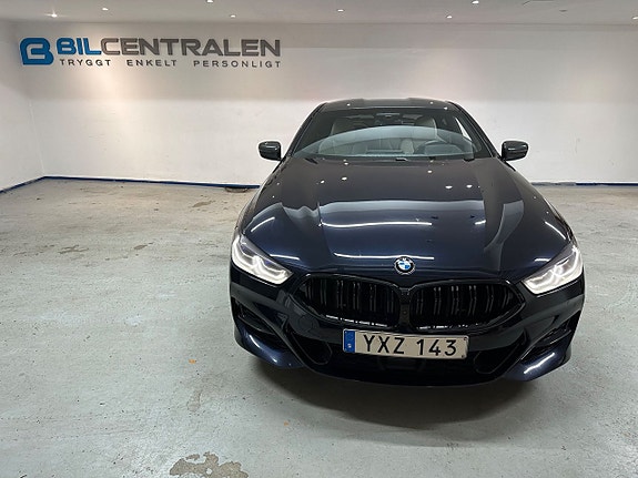 BMW M850i 4 of 5