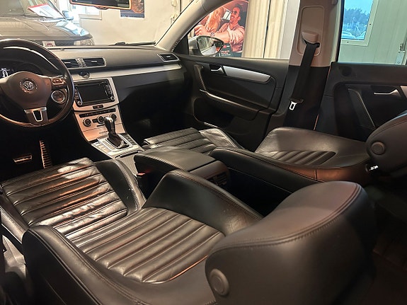 Volkswagen Passat Alltrack 10 of 19