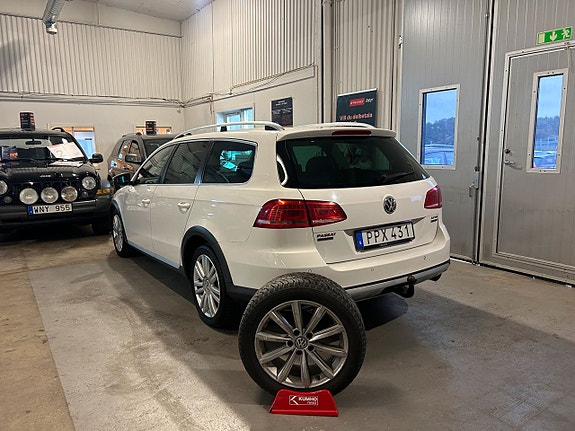 Volkswagen Passat Alltrack 6 of 19