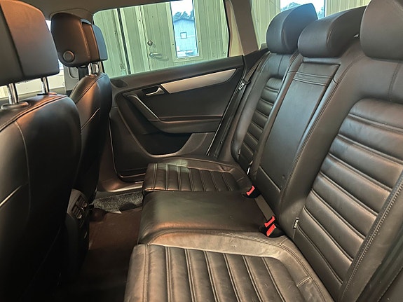 Volkswagen Passat Alltrack 9 of 19