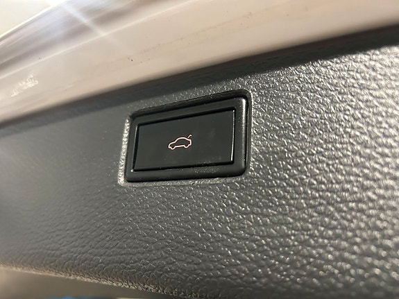 Volkswagen Passat Alltrack 18 of 19