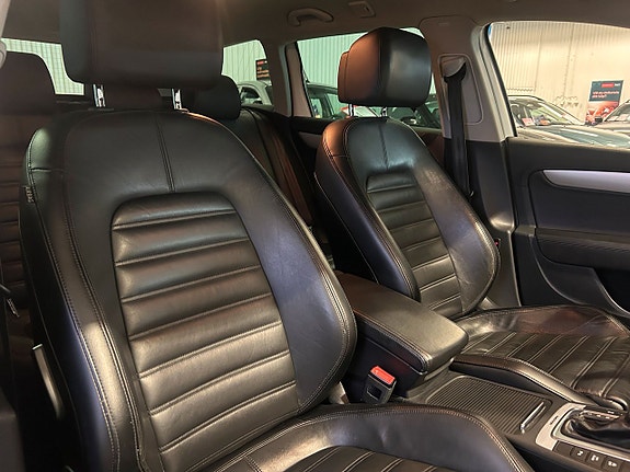 Volkswagen Passat Alltrack 12 of 19