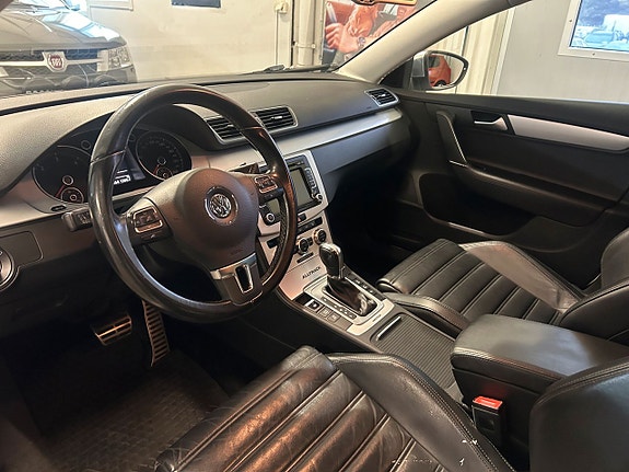 Volkswagen Passat Alltrack 8 of 19