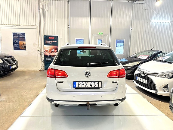 Volkswagen Passat Alltrack 14 of 14