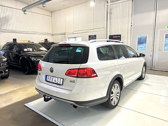 Volkswagen Passat Alltrack 7 of 14