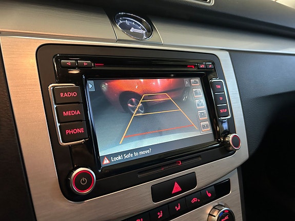 Volkswagen Passat Alltrack 15 of 19