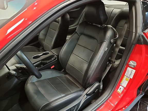 Ford Mustang 8 of 23