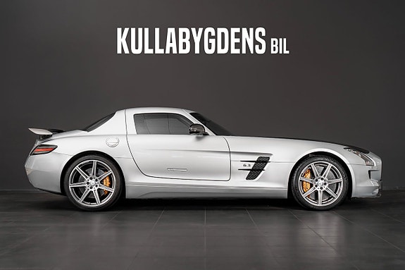 Mercedes-Benz SLS 3 of 5