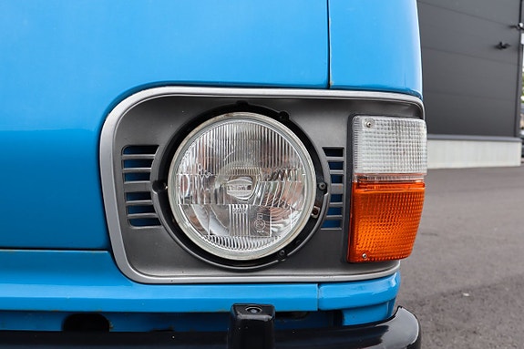 Toyota HiAce 13 of 26