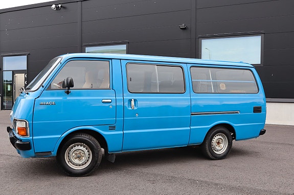 Toyota HiAce 4 of 5