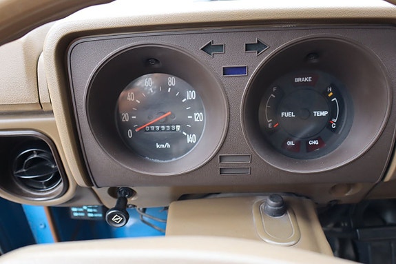 Toyota HiAce 20 of 26