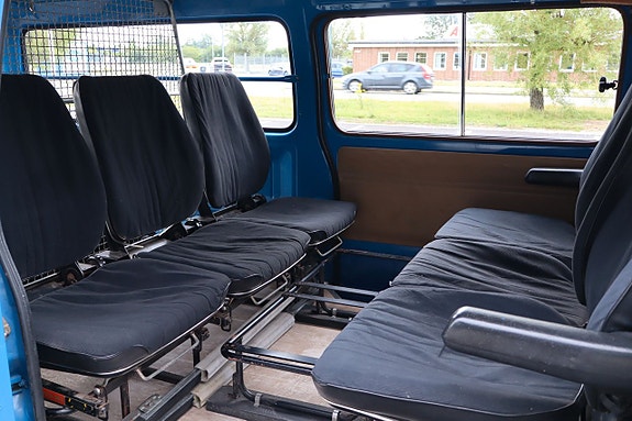 Toyota HiAce 22 of 26