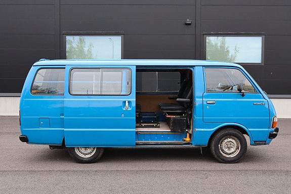 Toyota HiAce 15 of 26