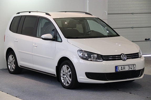 Volkswagen Touran 3 of 5