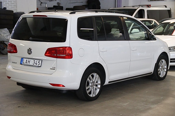 Volkswagen Touran 4 of 5