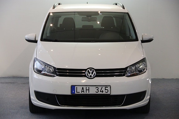 Volkswagen Touran 2 of 5