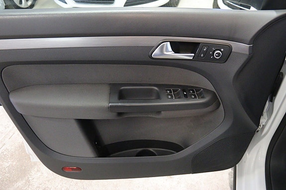 Volkswagen Touran 7 of 14