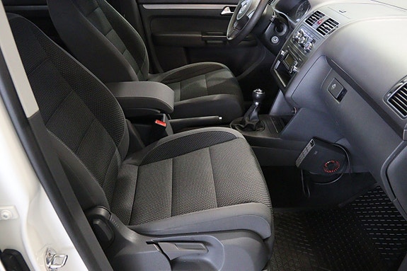 Volkswagen Touran 10 of 14