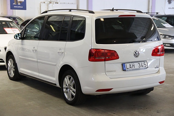 Volkswagen Touran 5 of 5